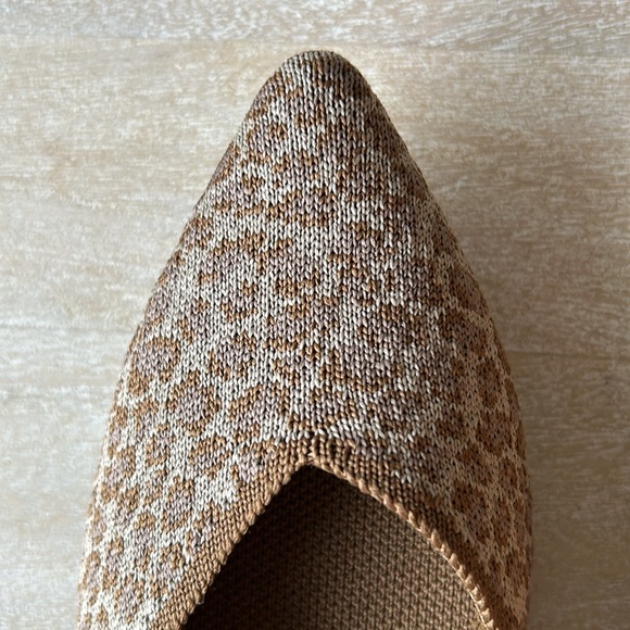 Rothy’s Point in Driftwood Spot -BRAND NEW NO BOX - Picture 2 of 7